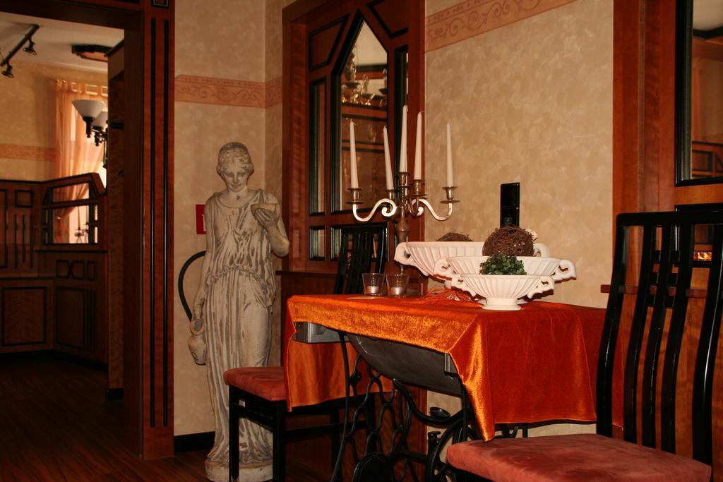 Hotel Restaurant Orakel à Oberstenfeld Extérieur photo