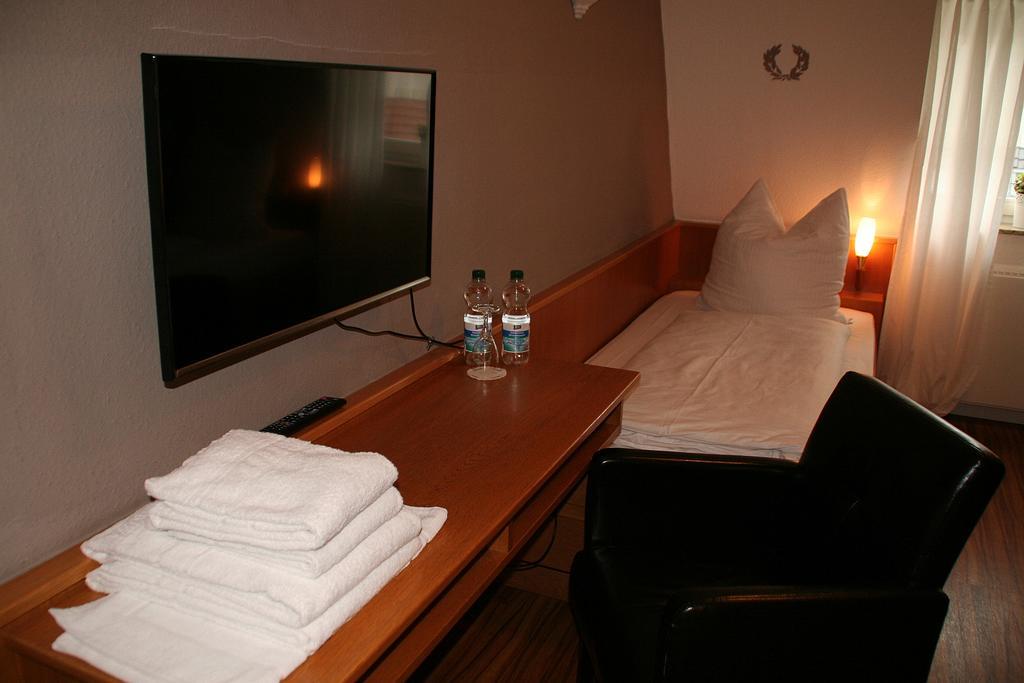 Hotel Restaurant Orakel à Oberstenfeld Extérieur photo