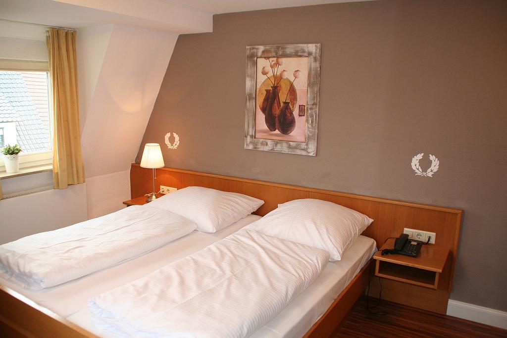 Hotel Restaurant Orakel à Oberstenfeld Extérieur photo